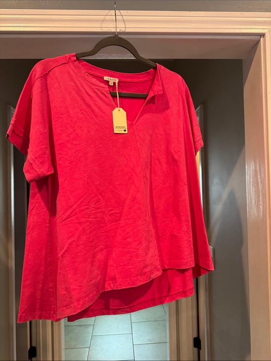 JODIFL Tops - JODIFL Bright Pink Short Sleeve Split-Neck Tee
